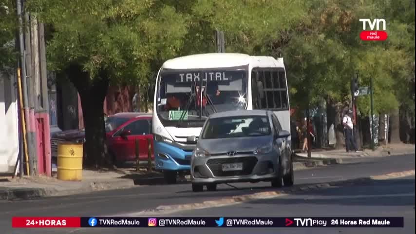 Solo la mitad de los buses están circulando