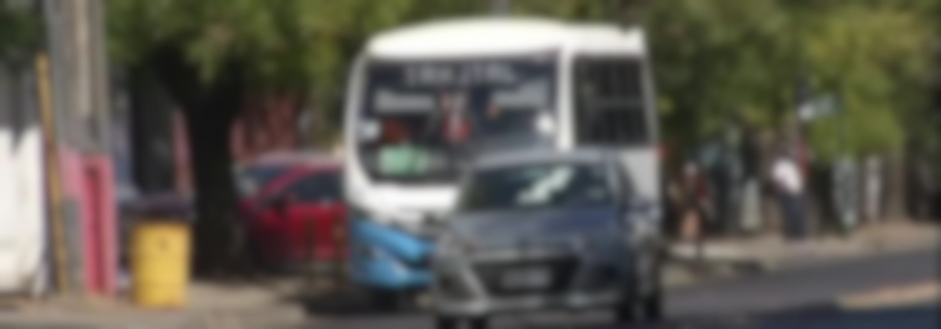 Solo la mitad de los buses están circulando