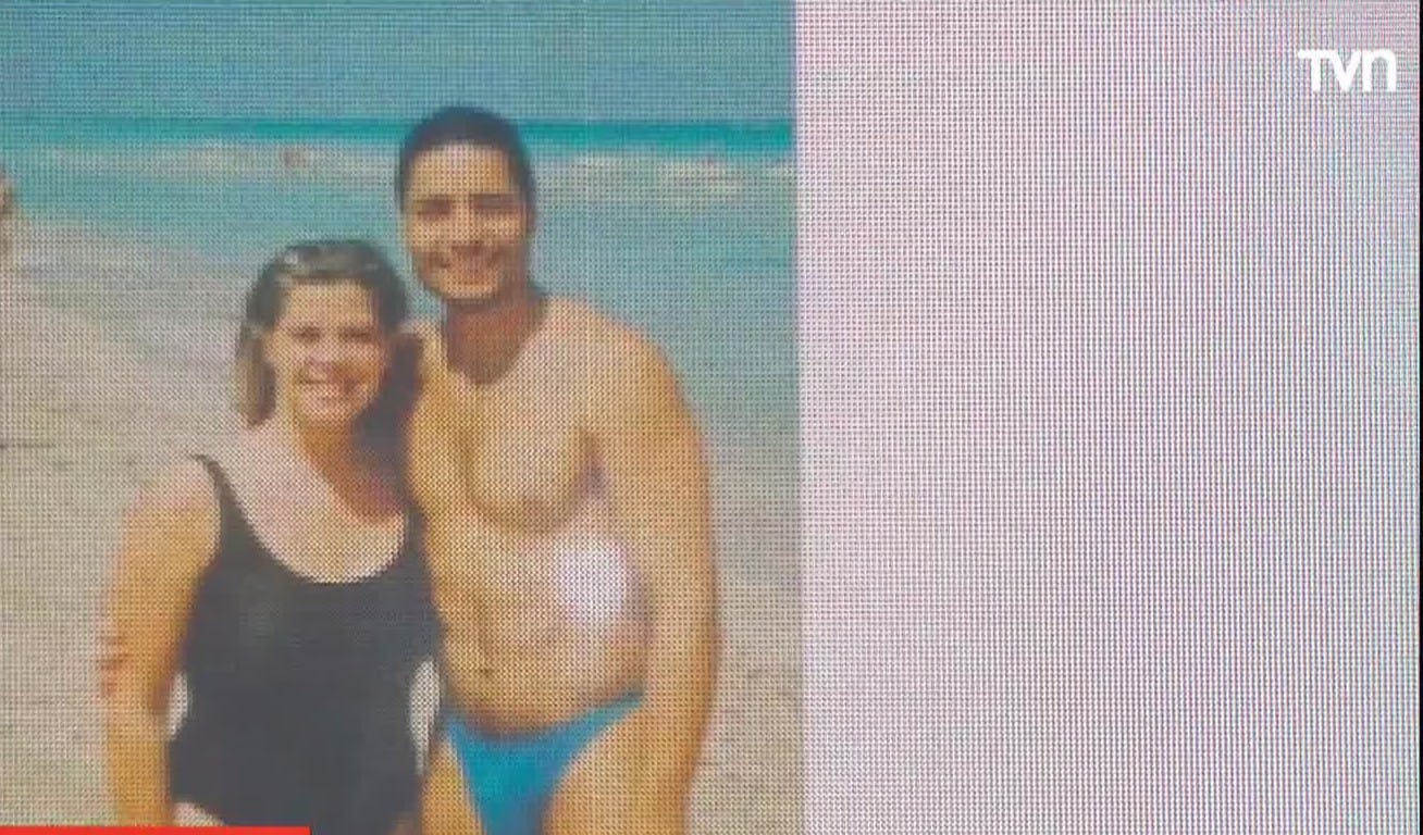 Chilena es viral por publicar foto con Chayanne en zunga