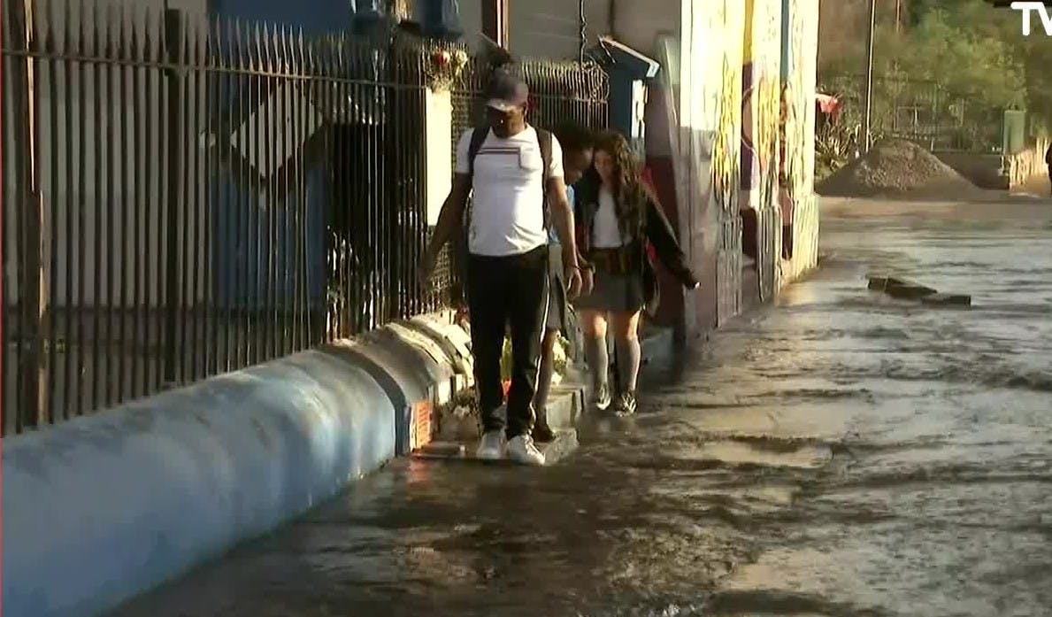 Al menos cinco horas de trabajo por rotura de matriz en Recoleta