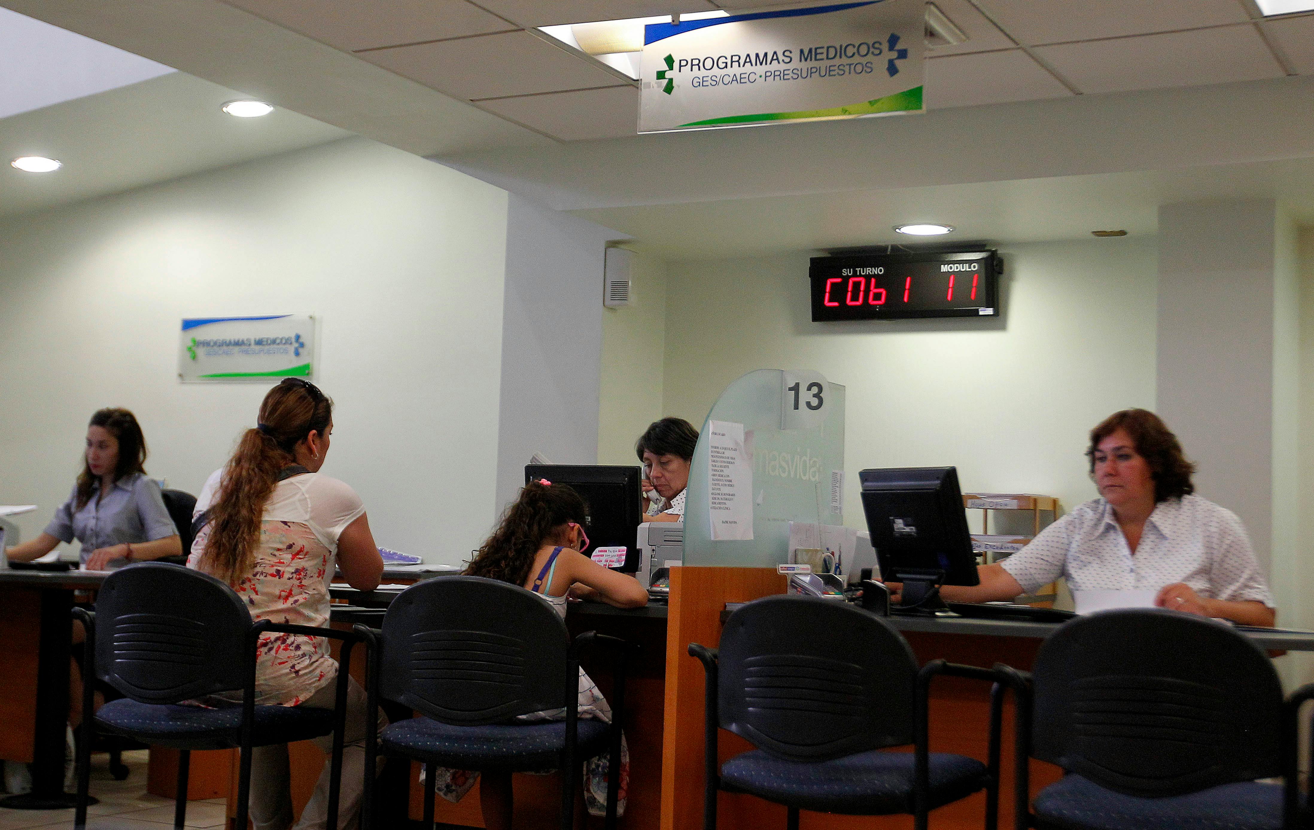 Ex superintendente de salud y ley corta por crisis de isapres: Lo razonable depende de la dimensión de los montos