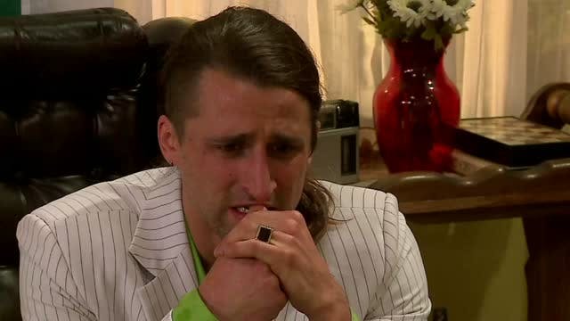 Malas noticias del hospital | Dama y obrero - T1E158
