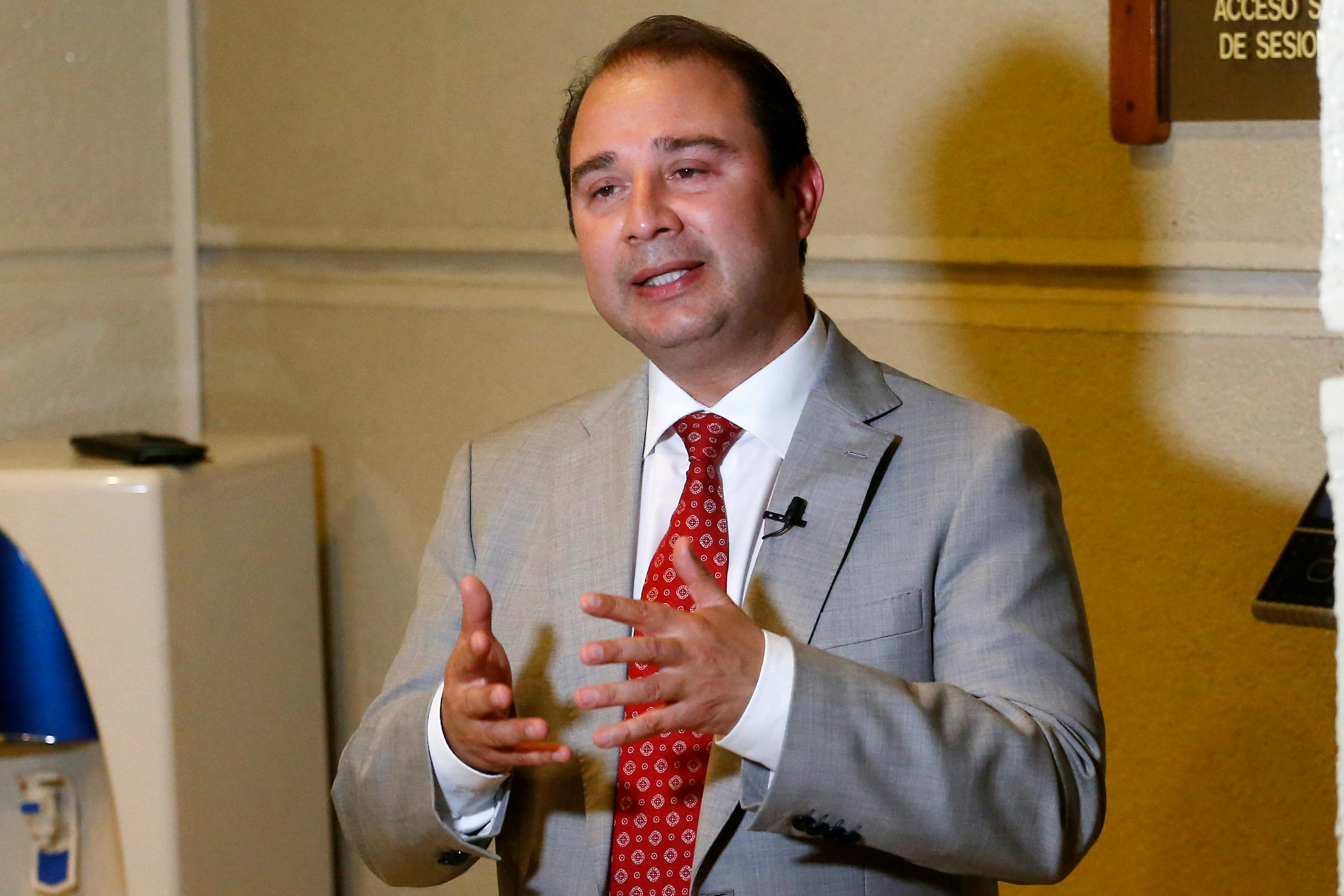 Diputado Sauerbaum critica 'argumentos' de ministro Marcel por reforma tributaria: Da vergüenza