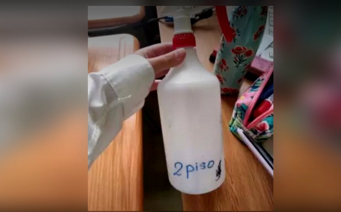 Estudiante fue rociado con alcohol y podría perder la visión 