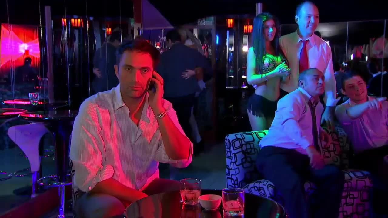 Las distracciones de Federico | Socias - T1E39