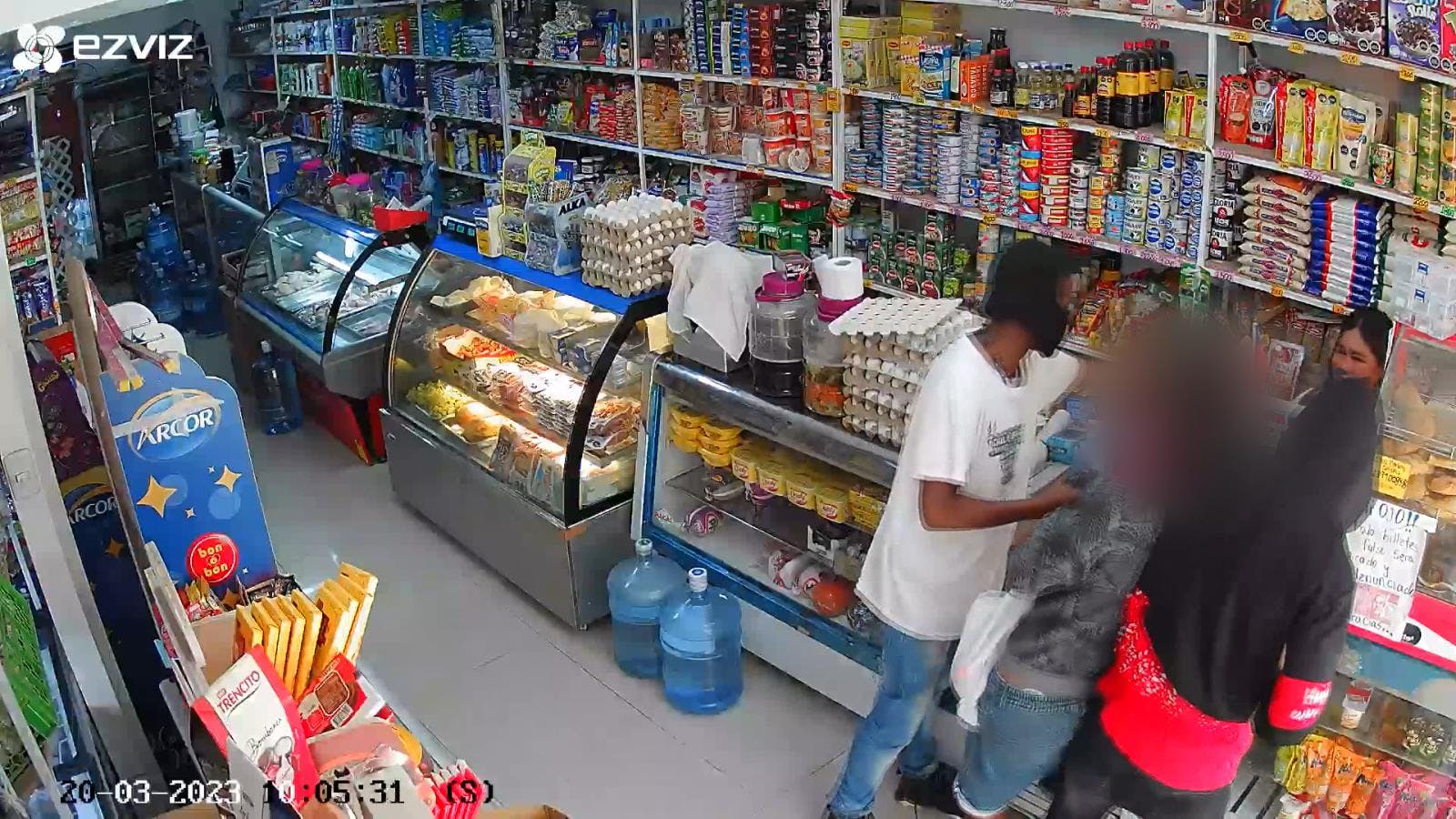 Comerciante enfrentó a delincuentes para evitar asalto en su almacén