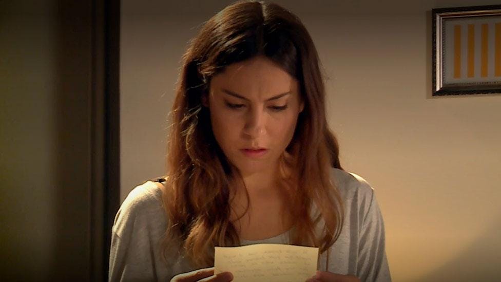 Una carta para Laura | Dime quién fue - T1E24