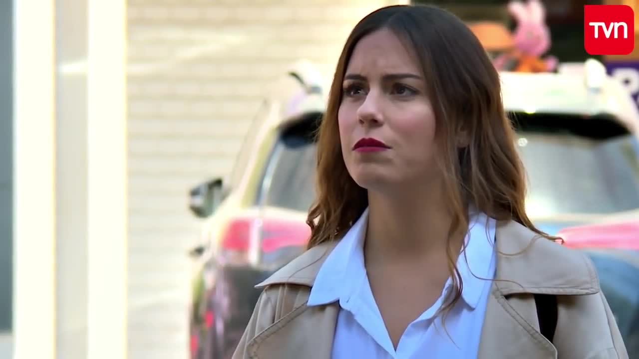 El oscuro escenario que Laura encuentra en Chile | Dime Quién Fue - T1E1