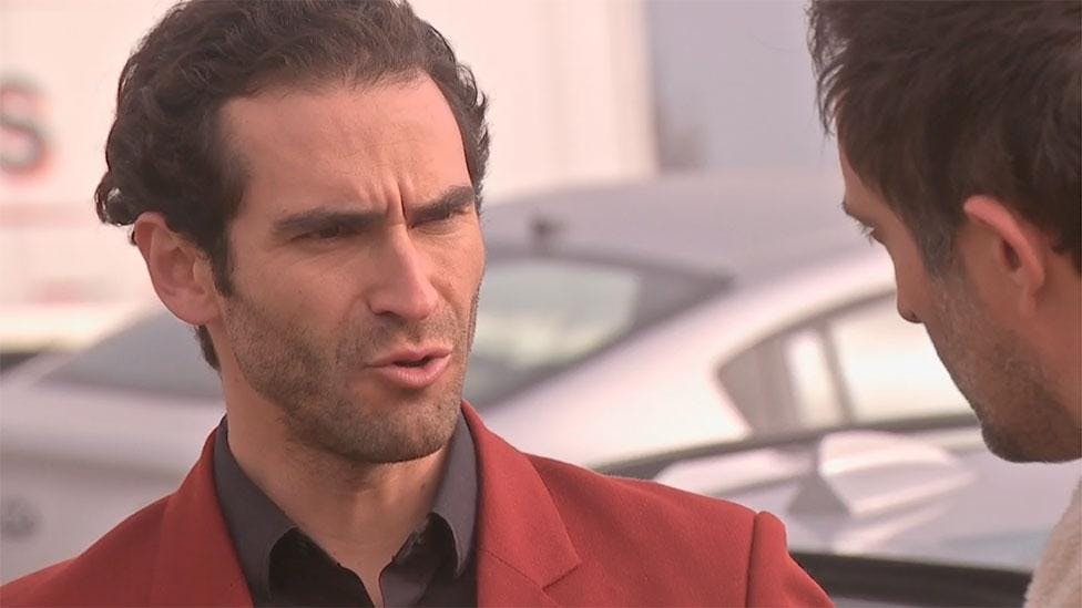 Genaro le pide ayuda a Antonio | El Camionero - T1E51