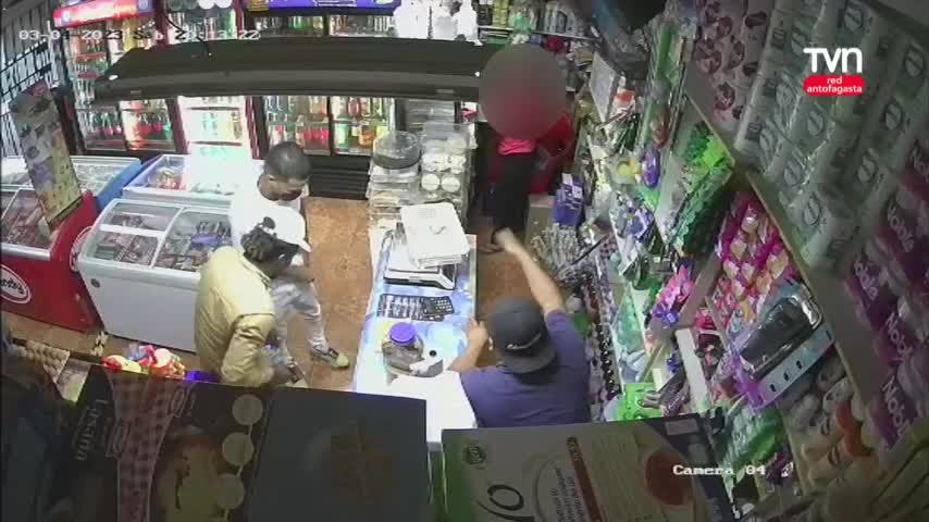 Comerciantes modifican horarios por temor a delincuencia.
