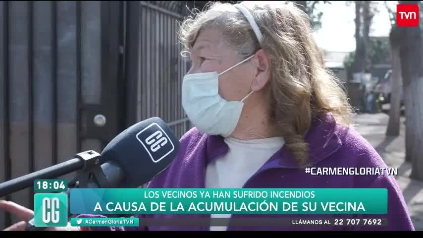 Vecina acumula kilos y kilos de basura | Carmen Gloria a tu servicio