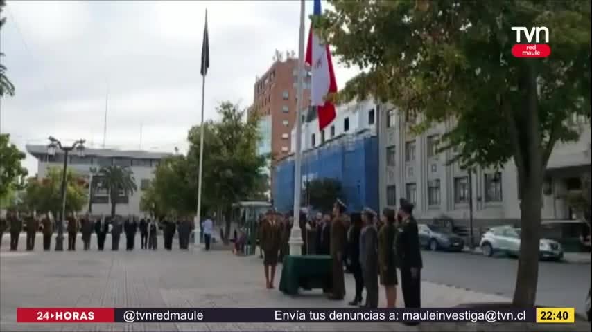 Izamiento del pabellón patrio por parte de Carabineros