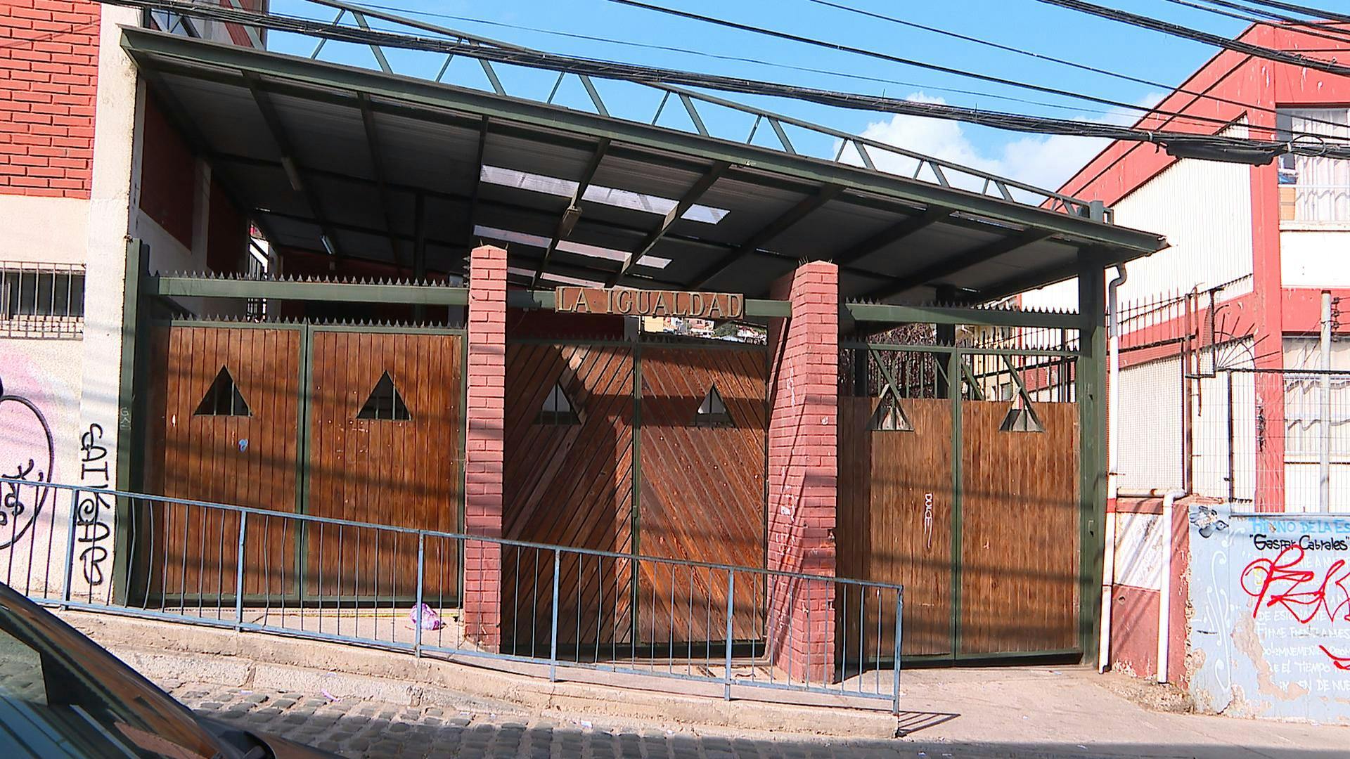 Preocupación surge entre apoderados de colegio de Valparaíso que registró tres casos de sarna