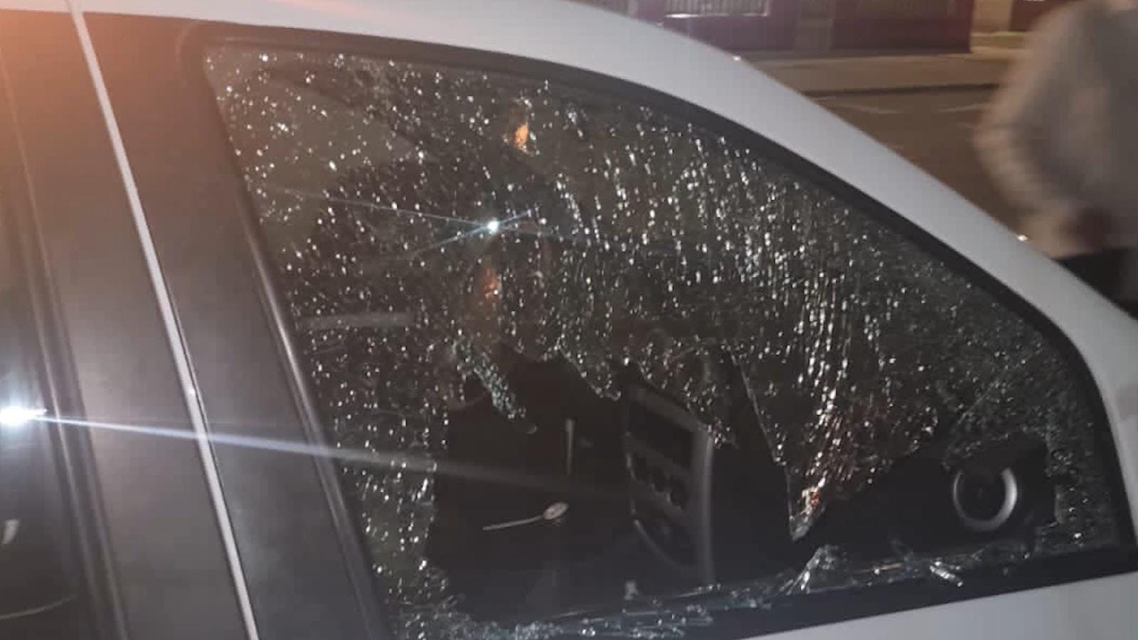 Denuncian ataque a camioneta municipal en Calama  