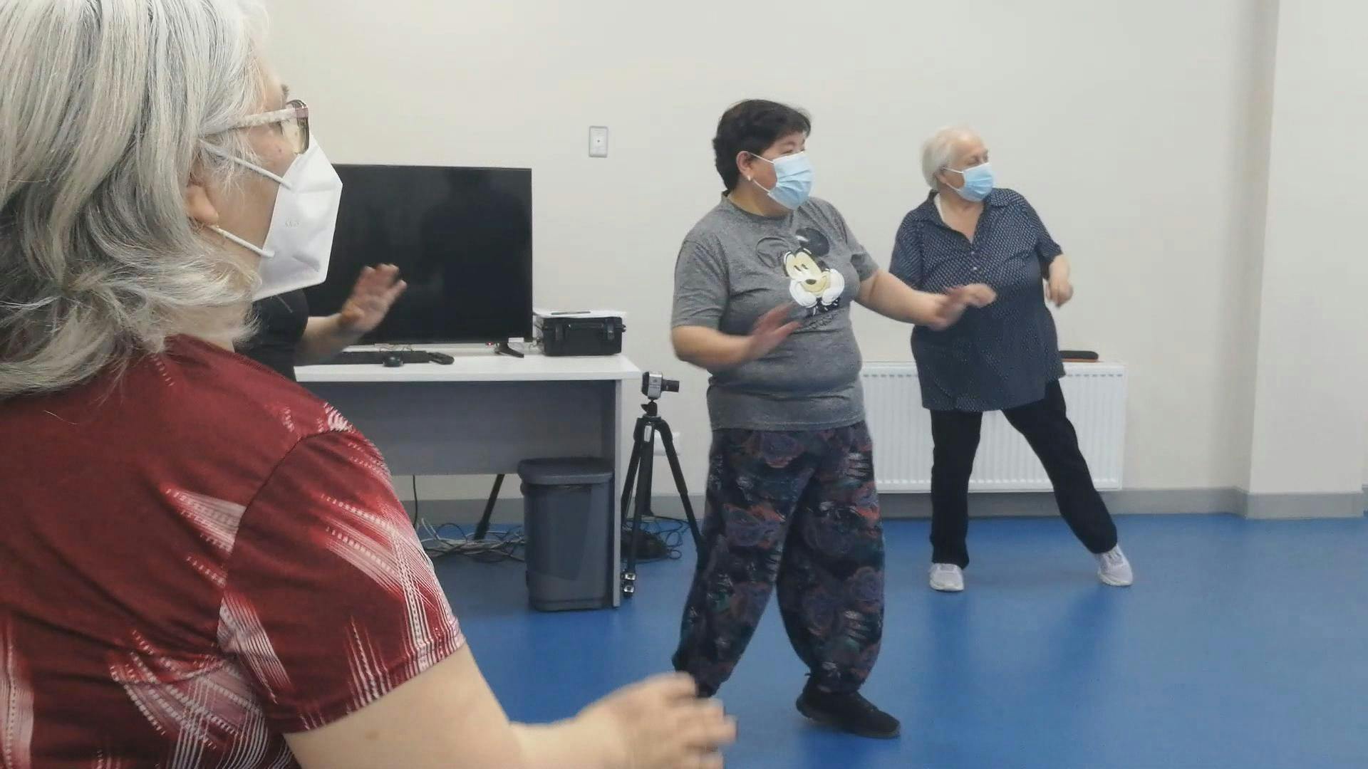 30 adultos mayores fueron parte de clínica de envejecimiento activo