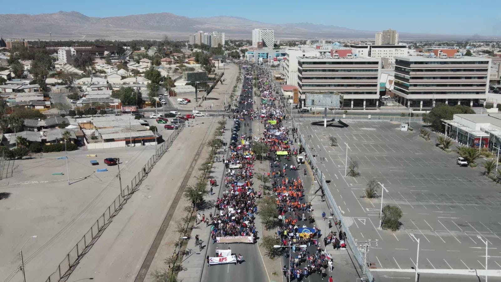 Con bloqueos de rutas se inició esta madrugada el paro comunal de Calama