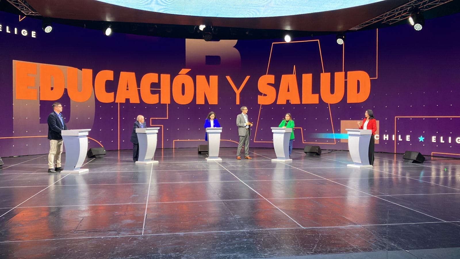 Candidatos al Consejo Constitucional debaten sobre educación y salud en la nueva Constitución