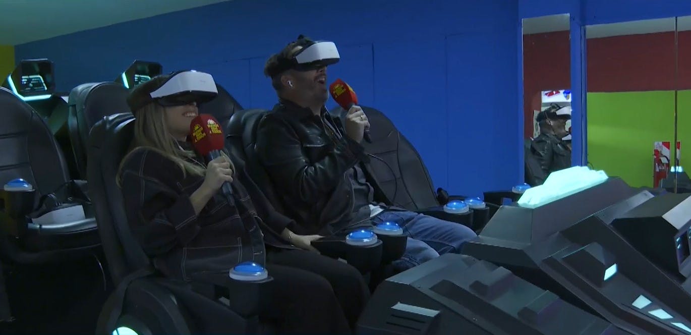¡Afírmense! Nos subimos a un simulador de realidad virtual
