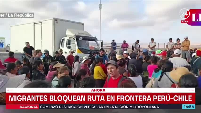 Migrantes bloquean ruta en la frontera Chile-Perú