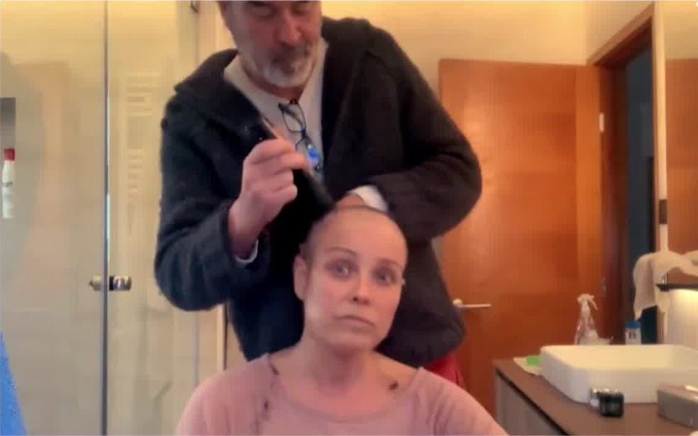 La lucha de Claudia Conserva contra el cáncer: Revisamos un adelanto de Brava