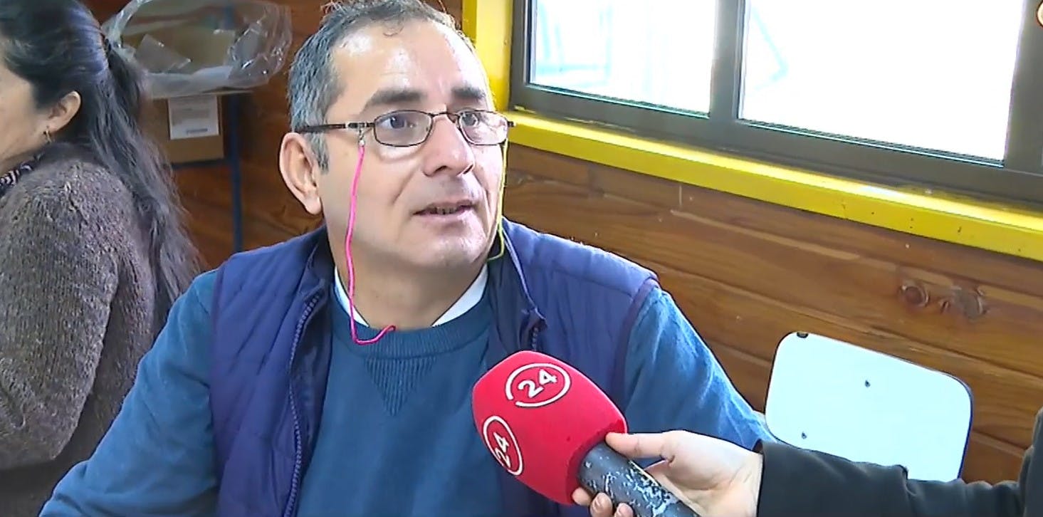 ¡Ejemplar! Viajó desde Argentina hasta Padre Las Casas para cumplir con su rol de vocal de mesa