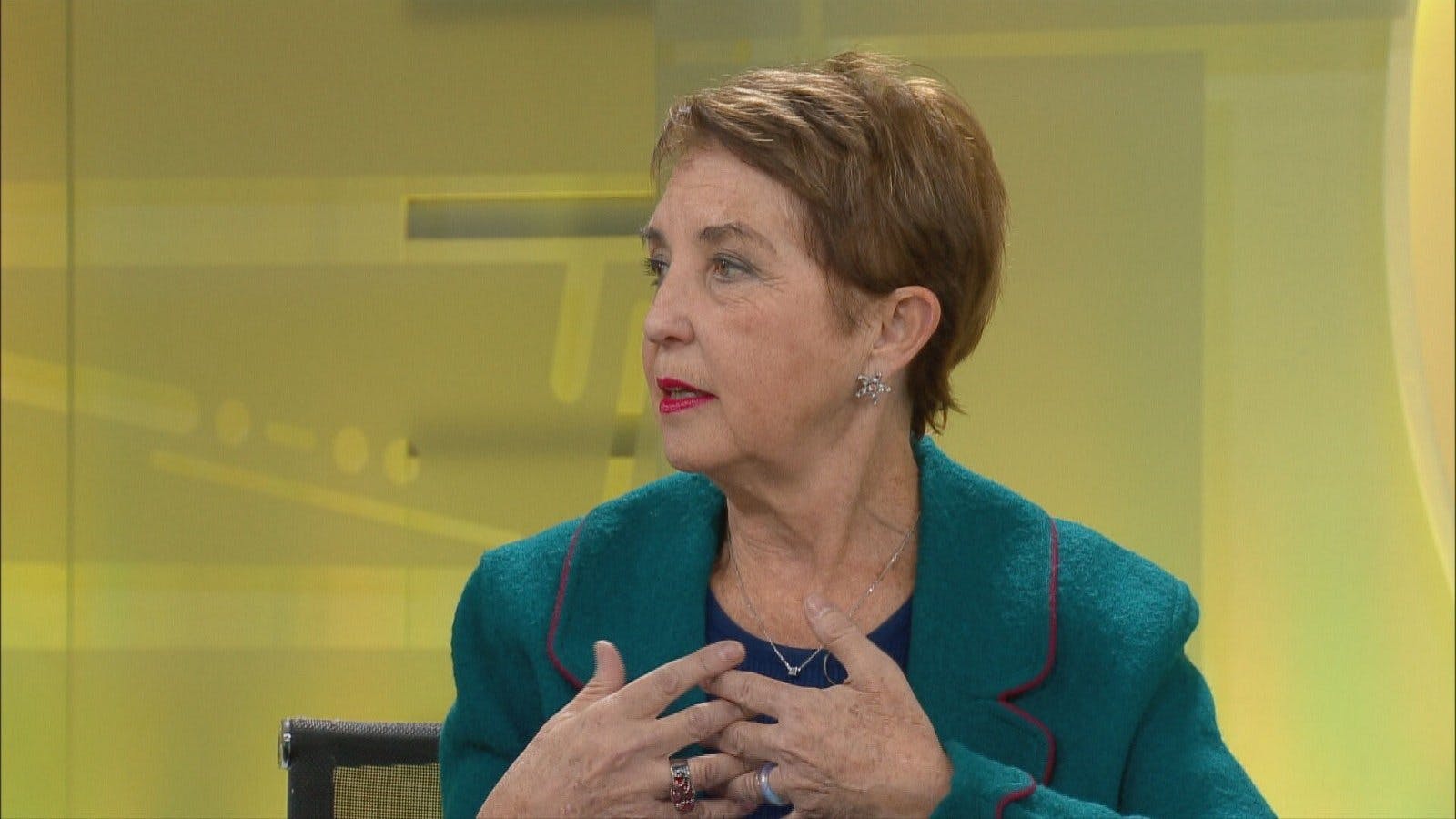 Gloria Hutt: Nos eligieron para escribir una nueva Constitución que no arrastre la pelea política