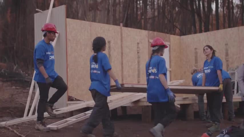 Techo Chile construye casas para damnificados de incendios