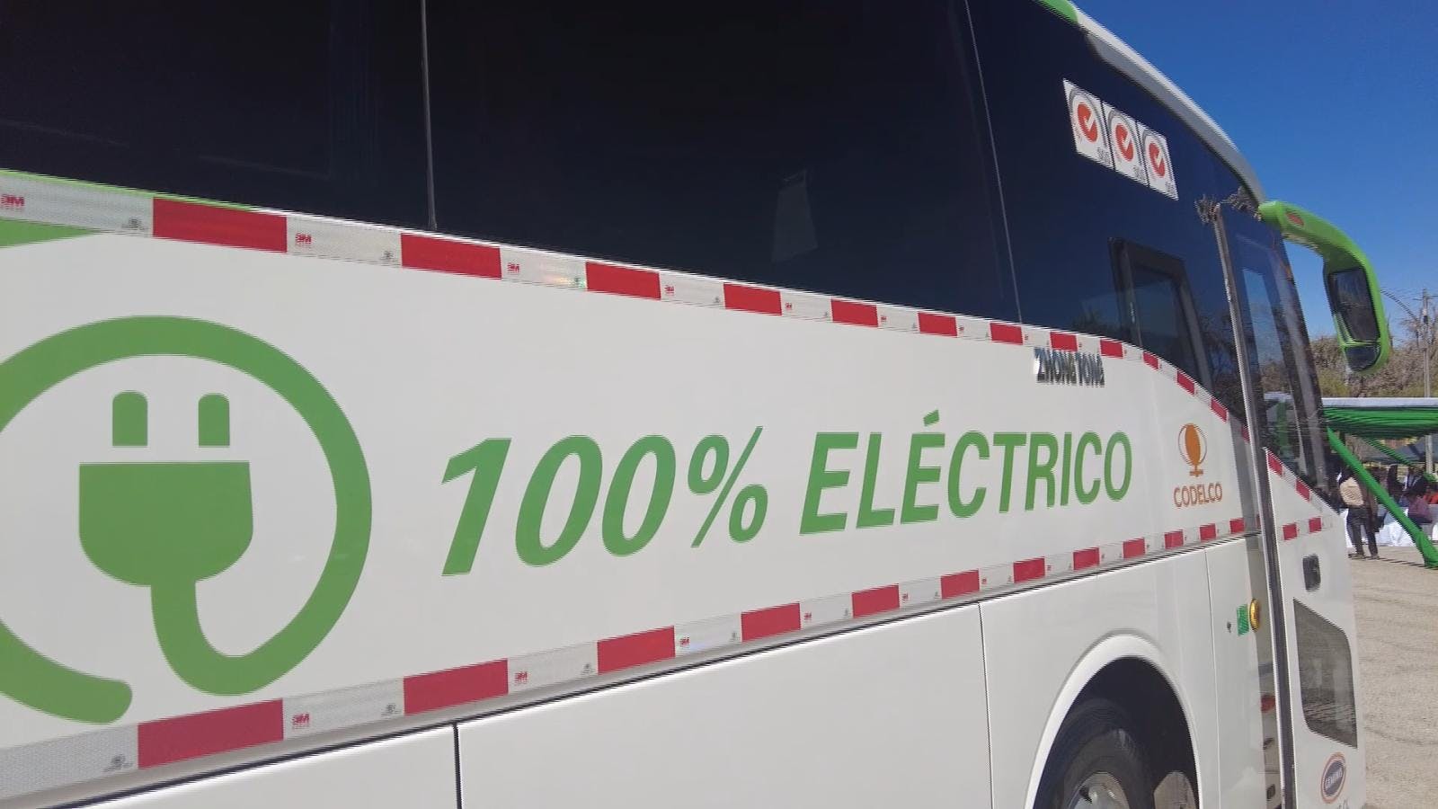 Chuquicamata incorpora buses eléctricos para transporte de sus trabajadores 