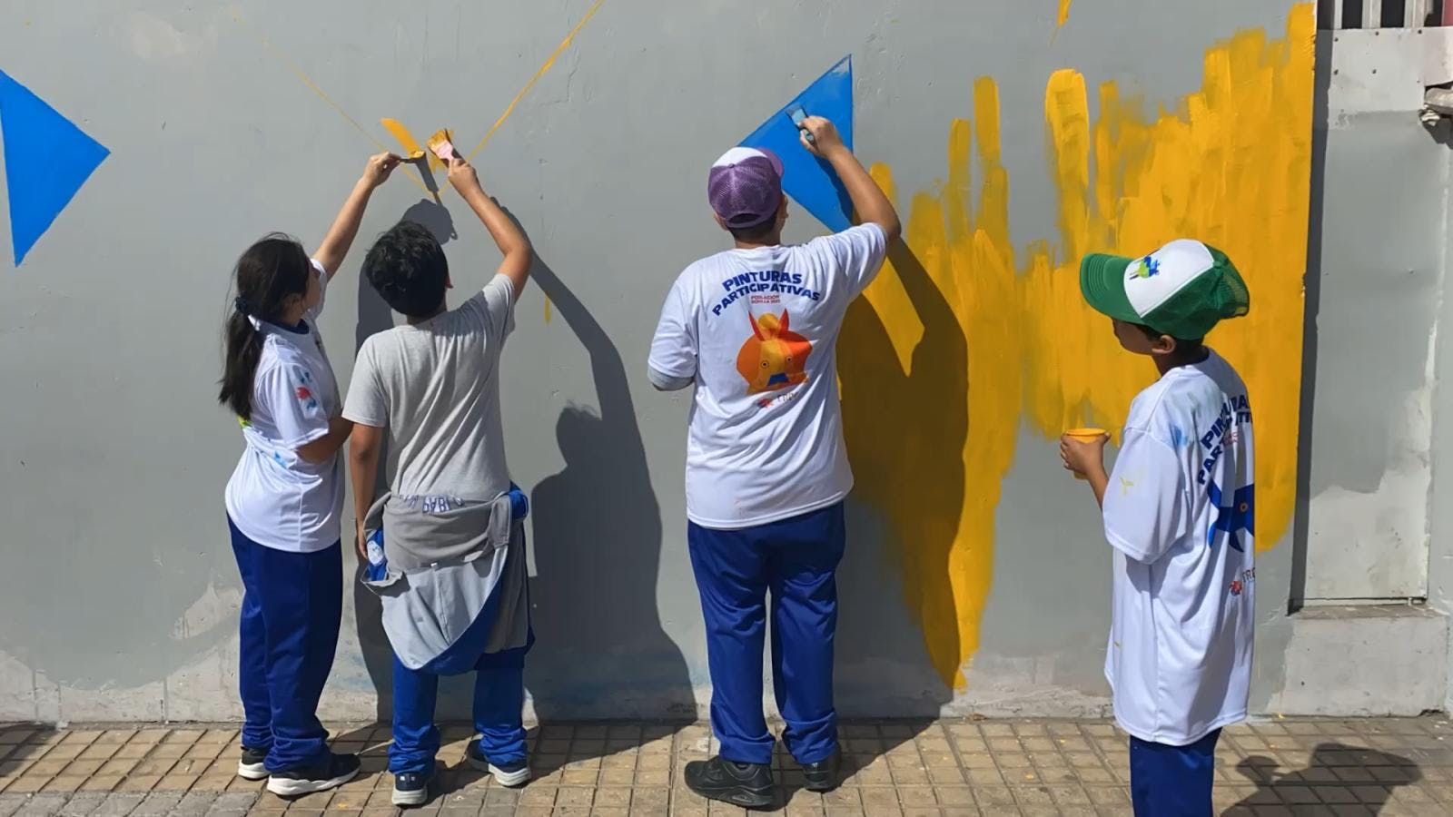 Inauguran pintura participativa en escuela Juan Pablo II de Antofagasta