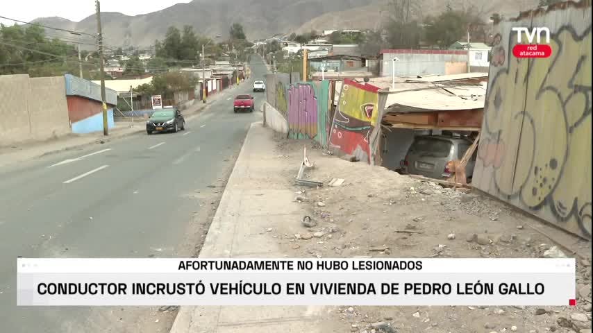 Copiapó: conductor incrustó vehículo en vivienda