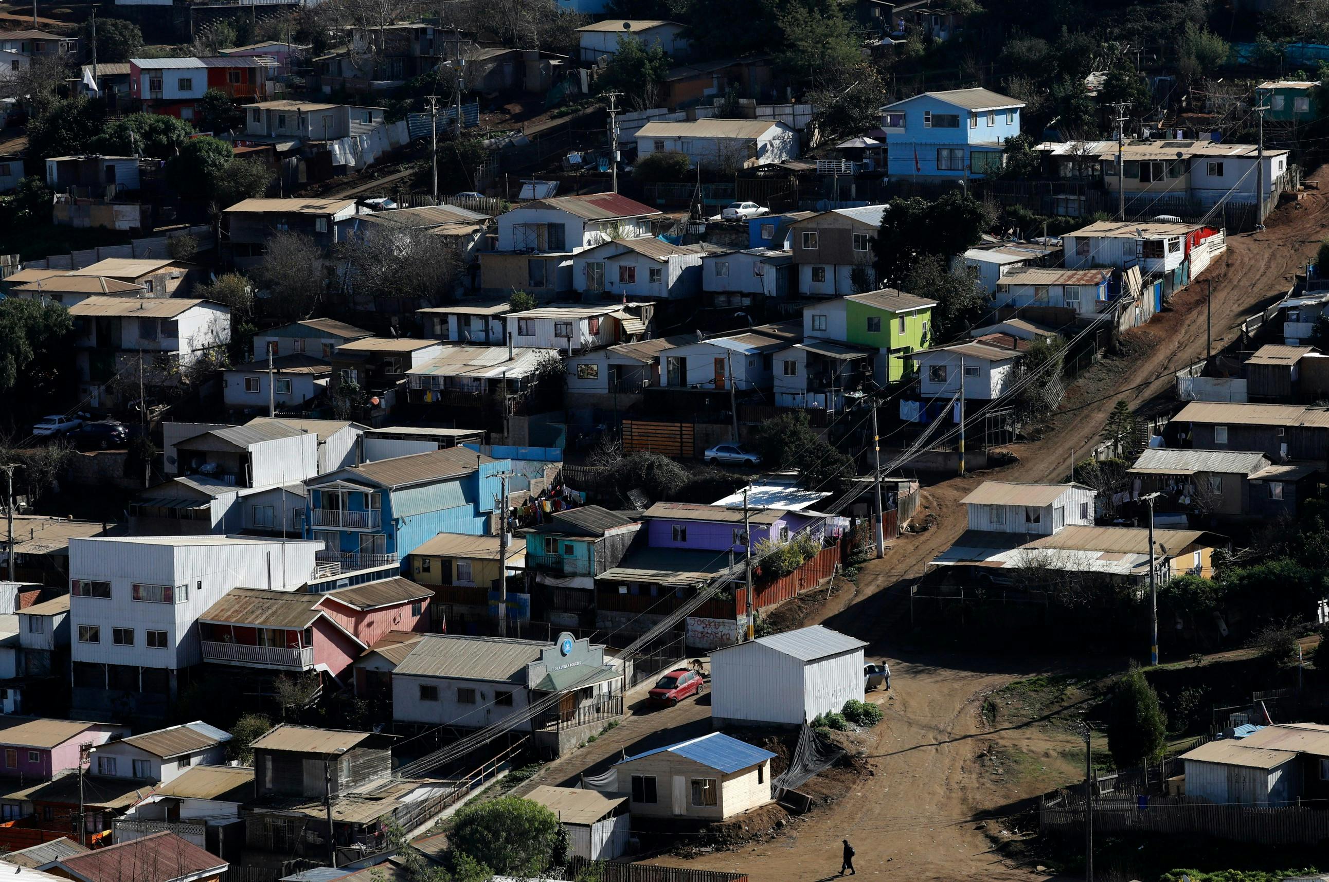 Techo Chile por trabajo de quienes viven en campamentos: La mitad lo hace en el mercado informal