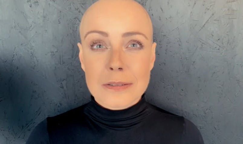 Claudia Conserva y su caracterización de Sinéad O'Connor