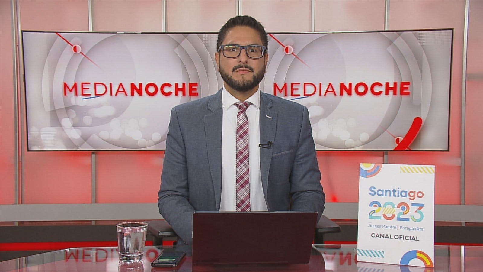 Medianoche - Jueves 18 de mayo 2023