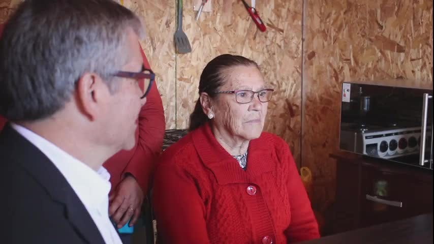 Entregan donaciones a afectados por incendios en Ñuble