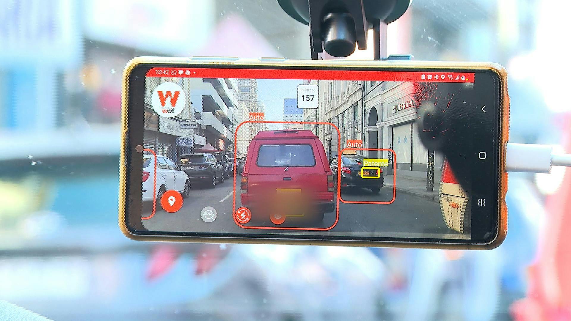 Moderno scanner en teléfonos detectará autos robados a través de la lectura de patentes