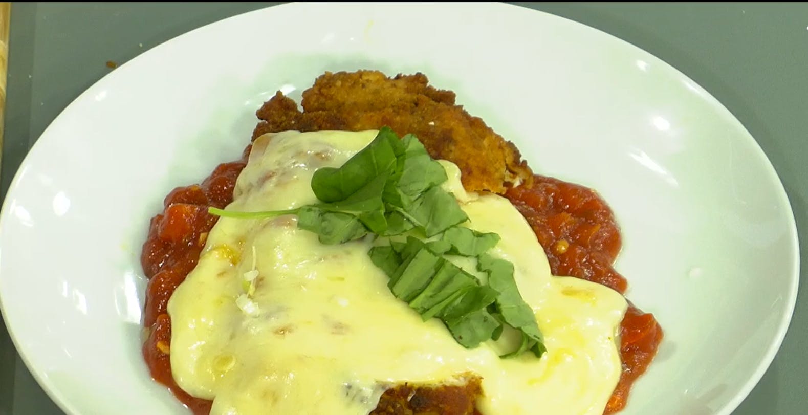 Conoce la increíble receta de pechuga de pollo napolitana en Buenos Días a Todos