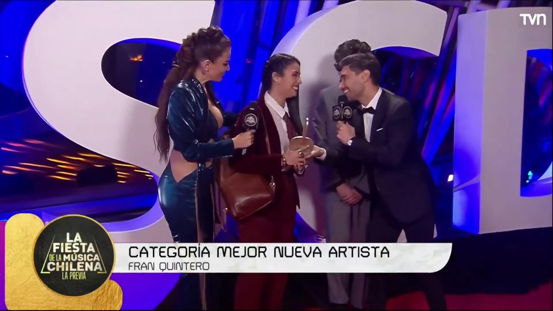Premio a la categoría mejor nueva artista | Premios Pulsar 203