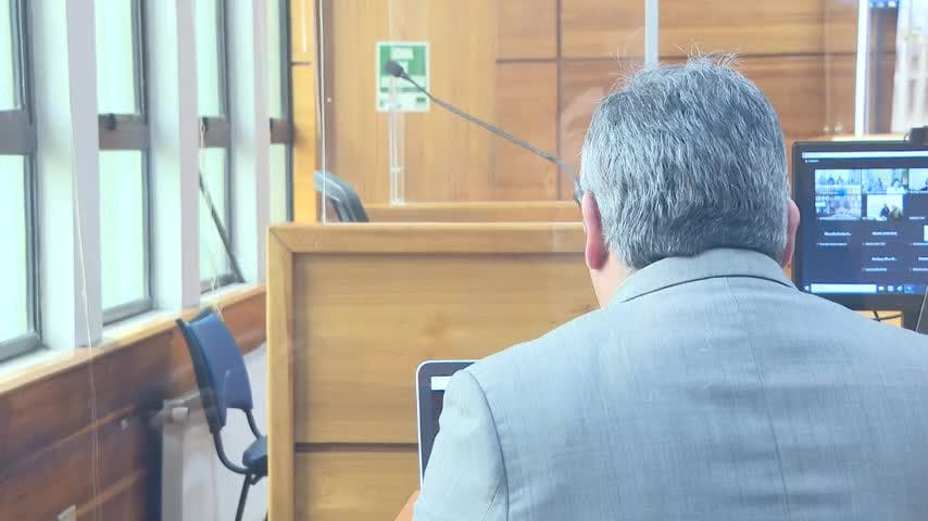 Dejan en libertad a carabineros formalizados por apremios
