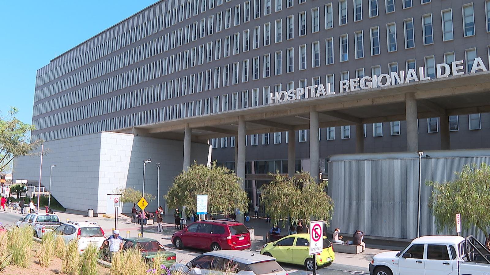 Trasladan de otras ciudades a pacientes críticos a hospital regional