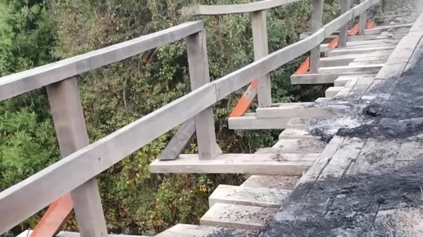 Desconocidos intentaron destruir puente en zona rural de Cañete 