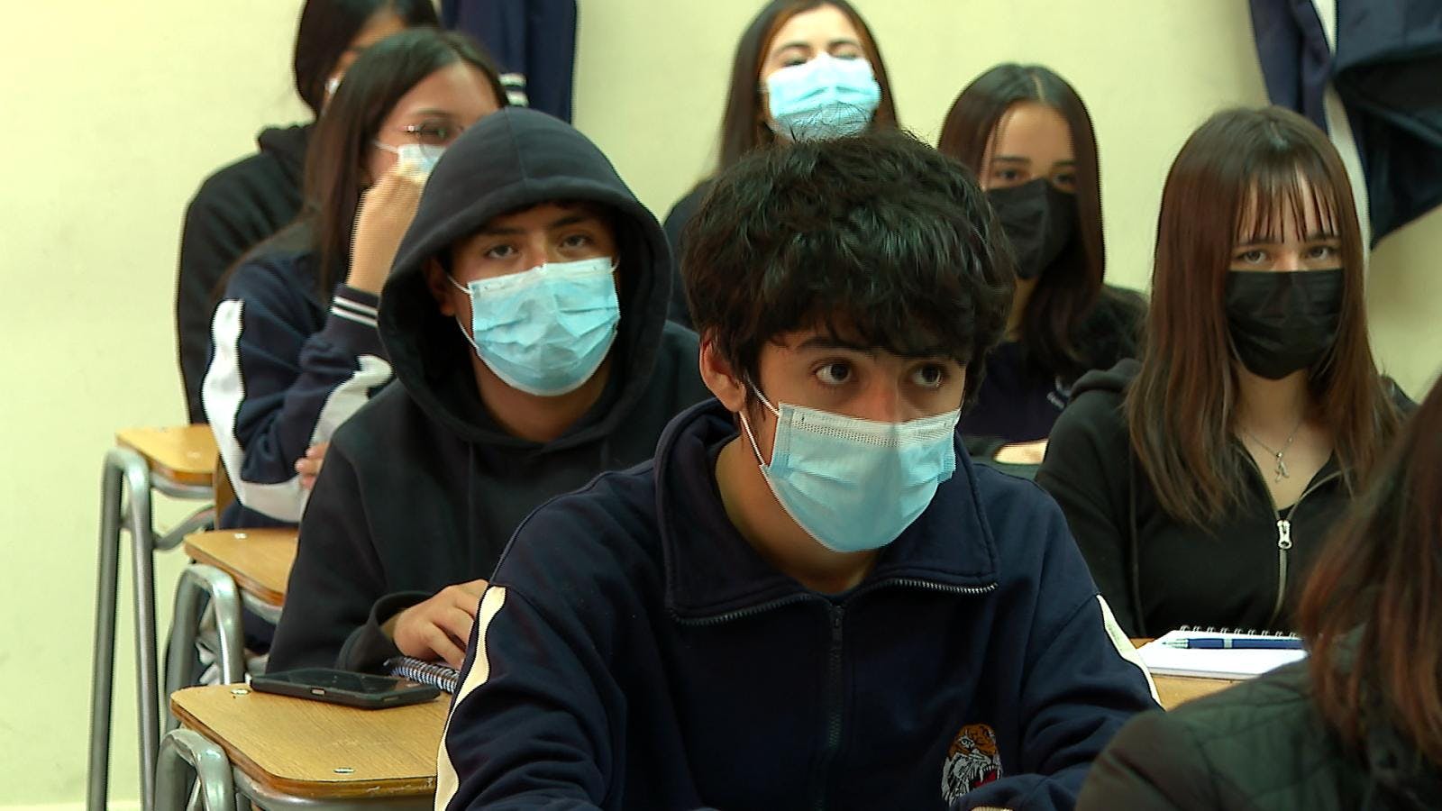 Comienzan a aplicar obligatoriedad de uso de mascarillas en colegios  