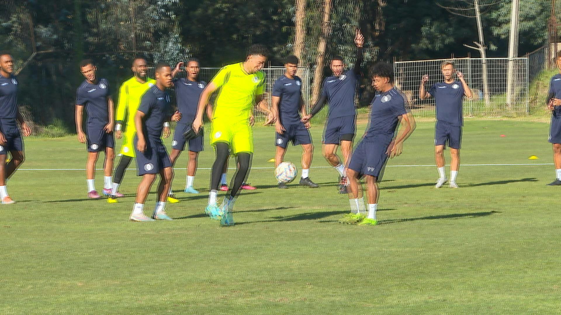 Selección Dominicana se prepara con miras al partido de mañana frente a la Roja