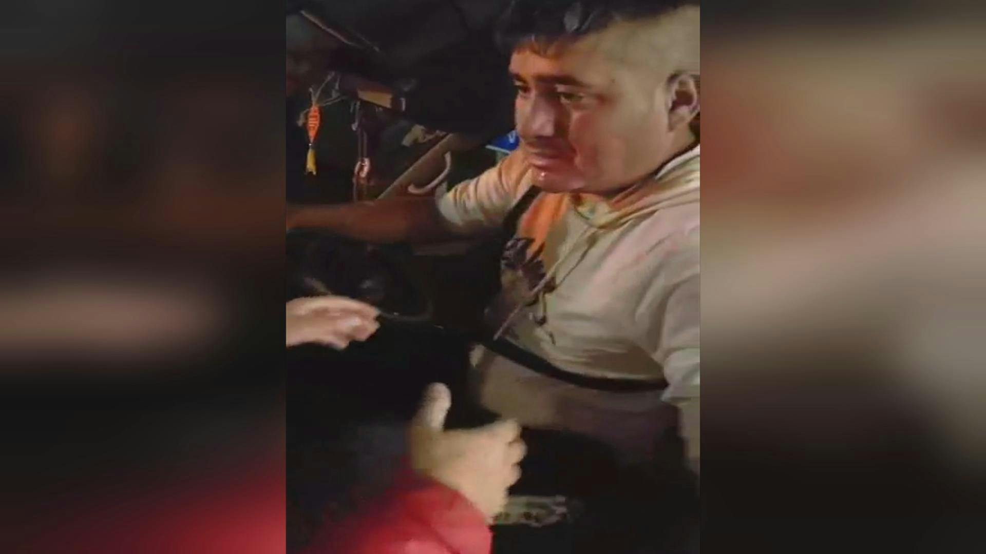 Indignación provoca video de sujeto manejando camión en estado de ebriedad mientras transportaba un caballo