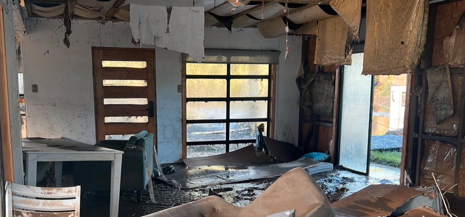Casa se trasladó por 200 metros por la fuerza del agua en Constitución