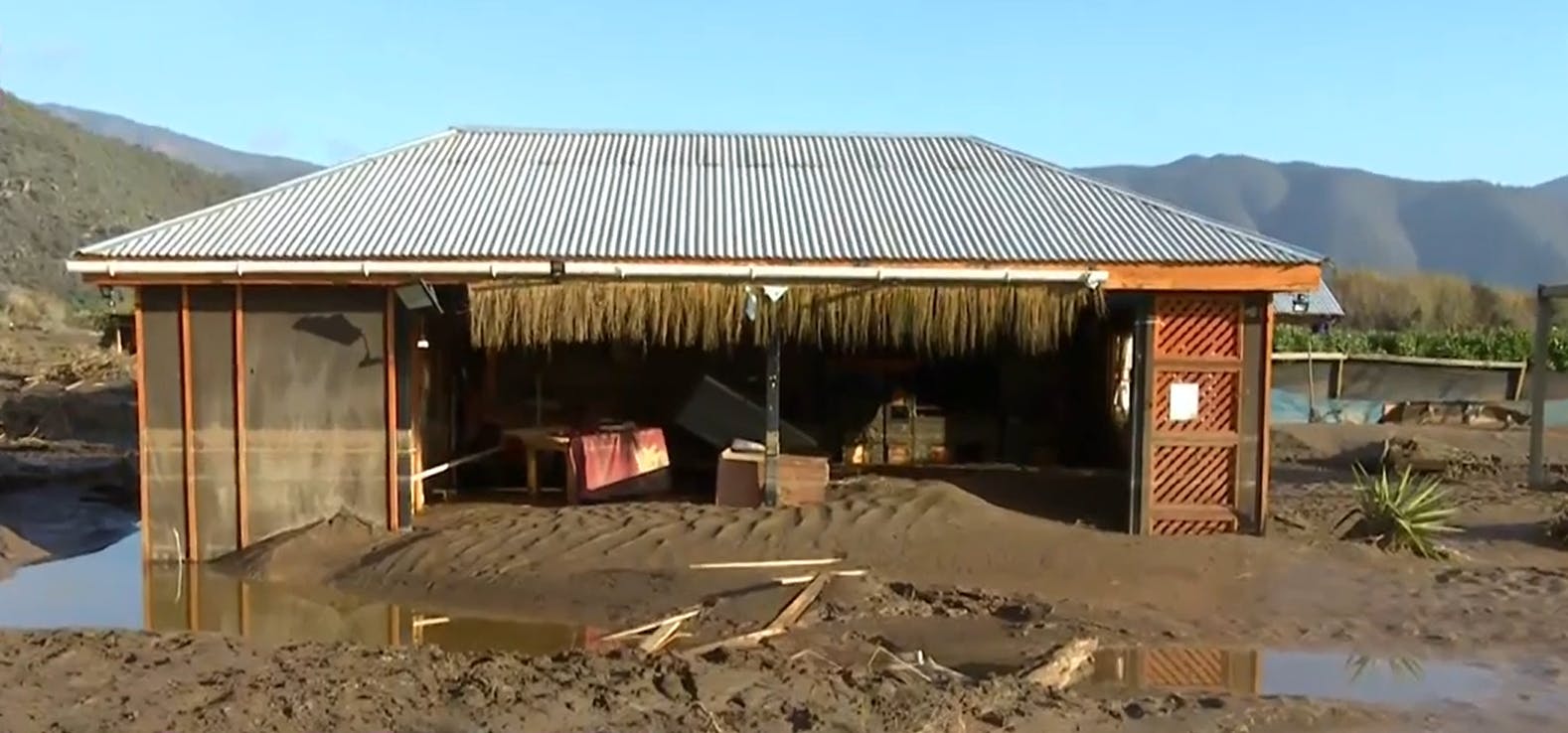 70 personas damnificadas en Talagante: Vecinos buscan recuperar sus hogares tras inundaciones