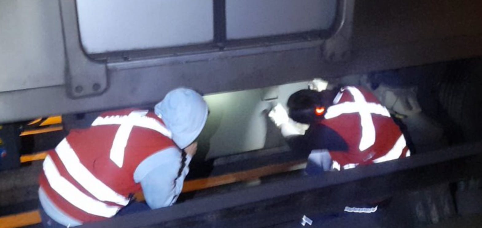 Suspenden servicio en tres estaciones de la Línea 5 de Metro por falla técnica
