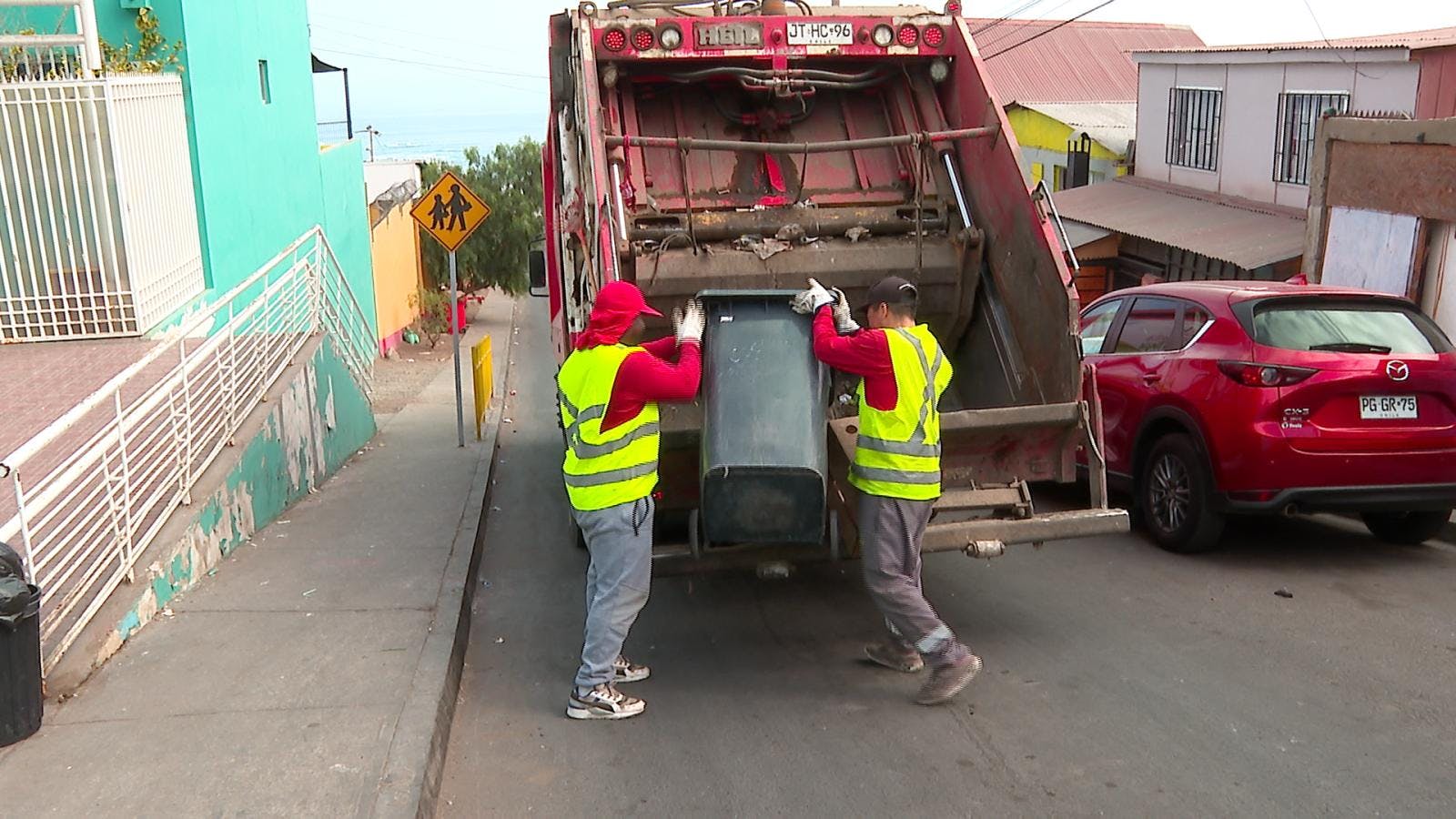 Alcalde de Antofagasta asegura que retiro de basura continuará de manera normal