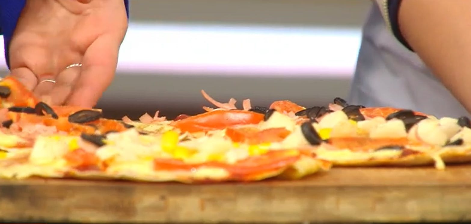 ¡Fácil, rica y rápida! Preparamos pizzetas con masa de tacos