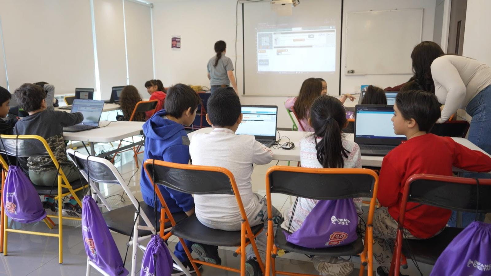Finaliza programa infancia digital de fundación minera Escondida