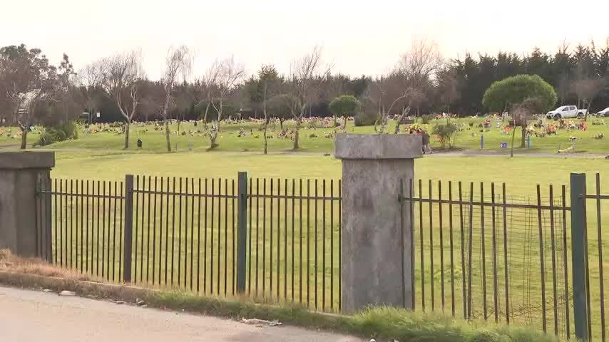 Denuncian engaño en venta de lugar en cementerio